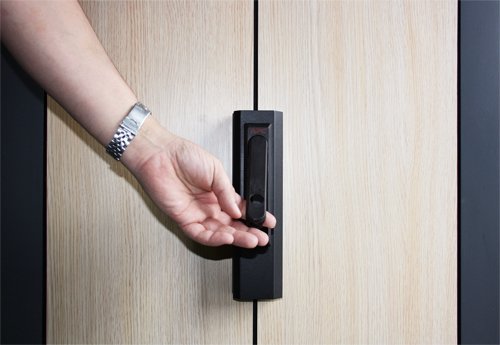 NetShelter CX High Security Handle Adapter Kit - AR4602