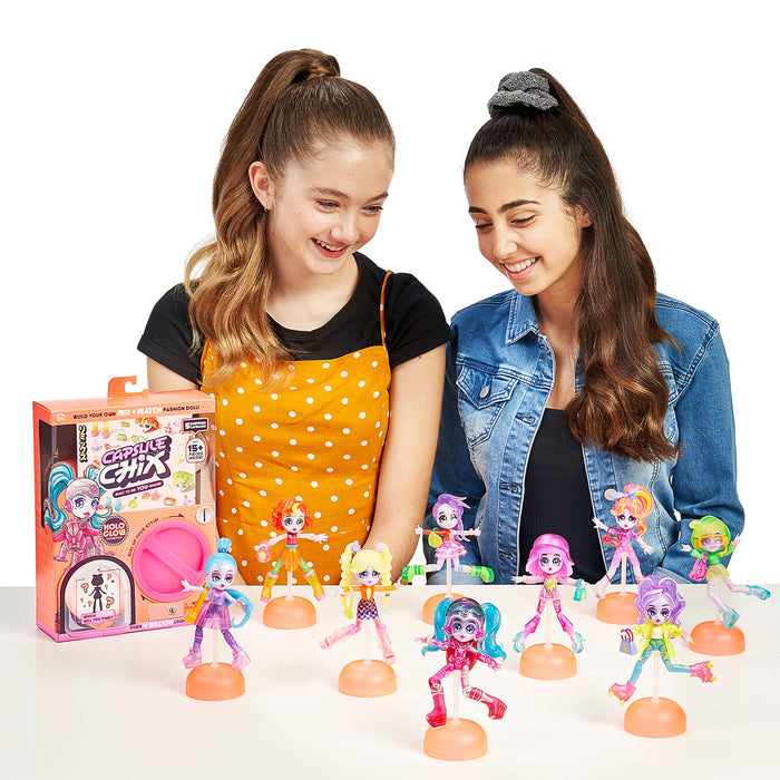 Capsule Chix S2 - Holo Glow Collection Doll //59205